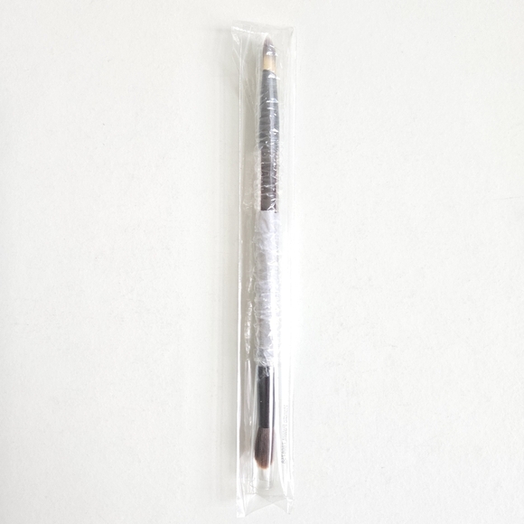 New Kevyn Aucoin The Duet Concealer Brush For Applying & Blending Concealers NIB - Picture 5 of 8